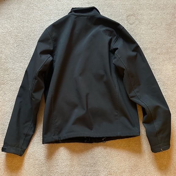 Men’s size Medium black Tumi soft shell jacket (like a Northface/Patagonia). - Picture 4 of 6